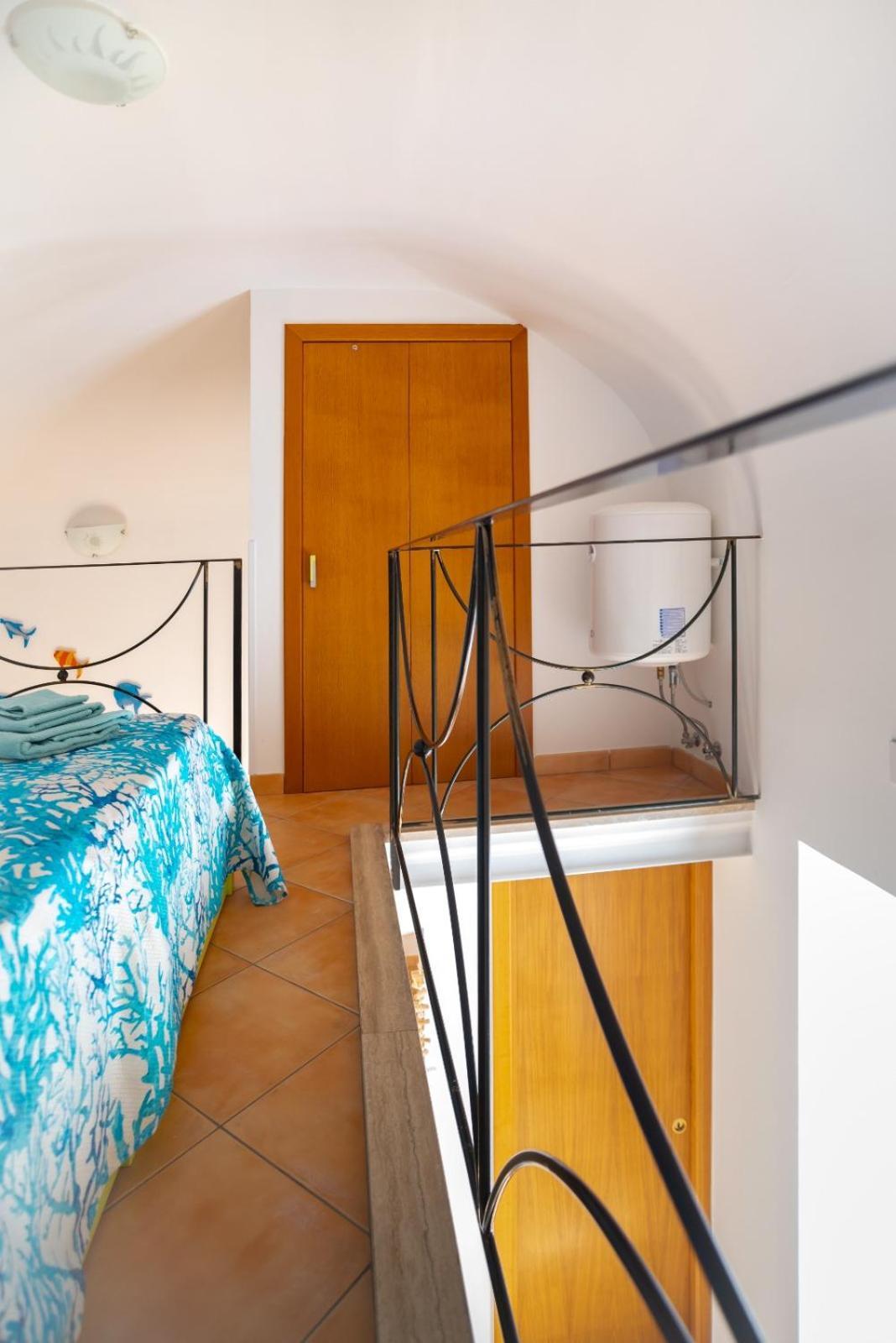 Casa Vacanze "Il Baffo E Il Mare" Cetara Ngoại thất bức ảnh